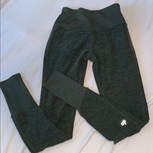 Green ALO heathered leggings
